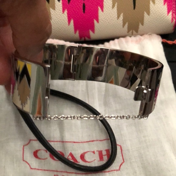 Beautiful Coach wristlet and matching Coach bracelet - Picture 7 of 13